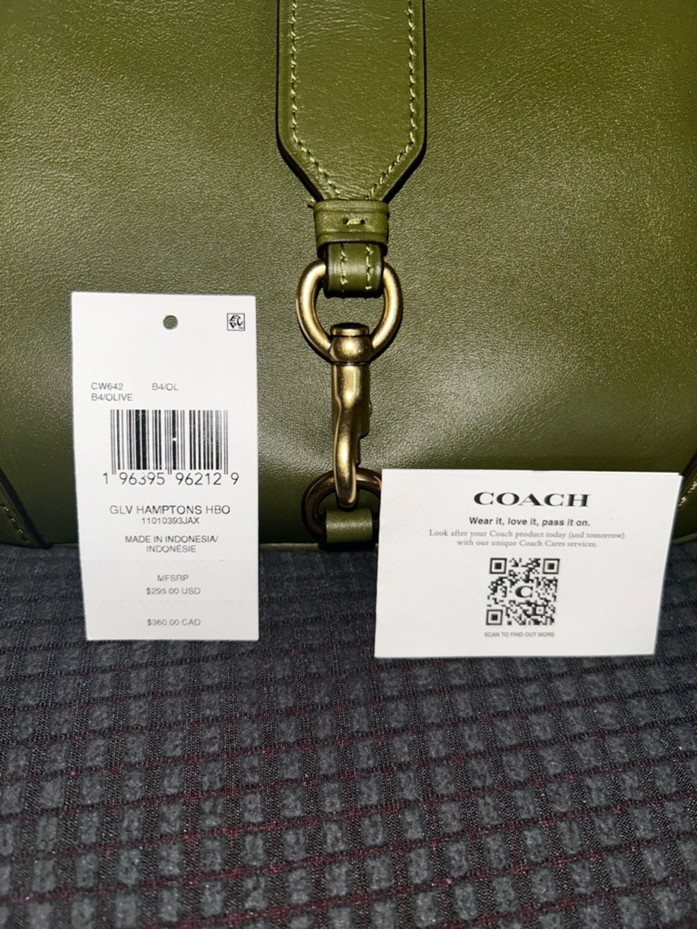 Coach Hampton Hobo Shoulder Bag with Brass Hardware, NWT, limited re-edition - Picture 16 of 17